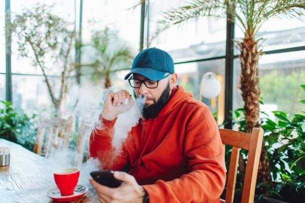 Einweg E-Zigaretten Buying Guide and Top Tips to Choose the Best e-cigarette liquid for Flavor and Safety