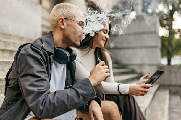 Top 10 e-cigarette brands and clear answers to what is in e cigarettes for informed buyers