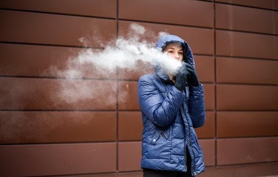 papieros elektroniczny and puff electronic cigarettes compared with expert tips on flavor battery life and safety